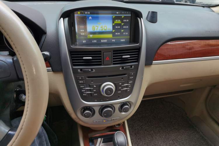 Used Buick Excelle 2013 1.5L Automatic Luxury Model Audio And AC Panel
