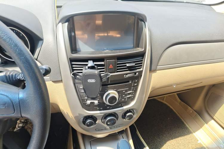 Used Buick Excelle 2013 1.5L Automatic Classic Model Audio And AC Panel