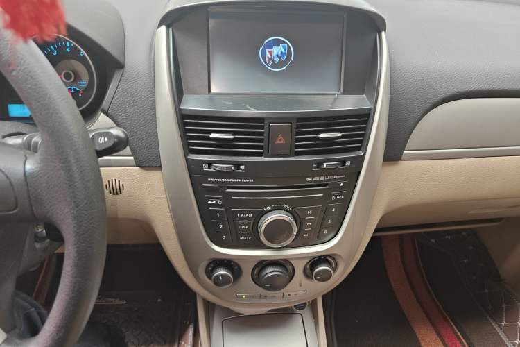 Used Buick Excelle 2013 1.5L Manual Classic Model Audio And AC Panel