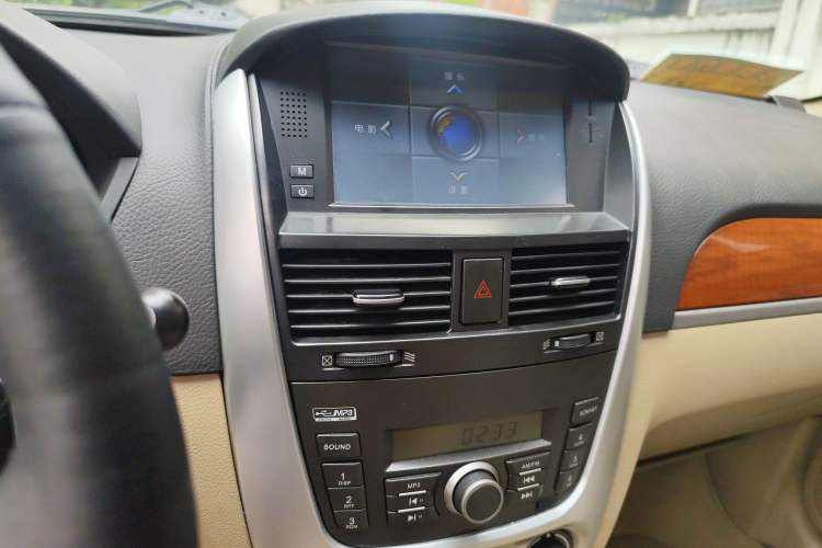 Used Buick Excelle 2013 1.5L Automatic Luxury Model Audio And AC Panel