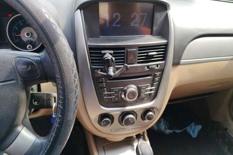 Used Buick Excelle 2013 1.5L Automatic Classic Model Audio And AC Panel