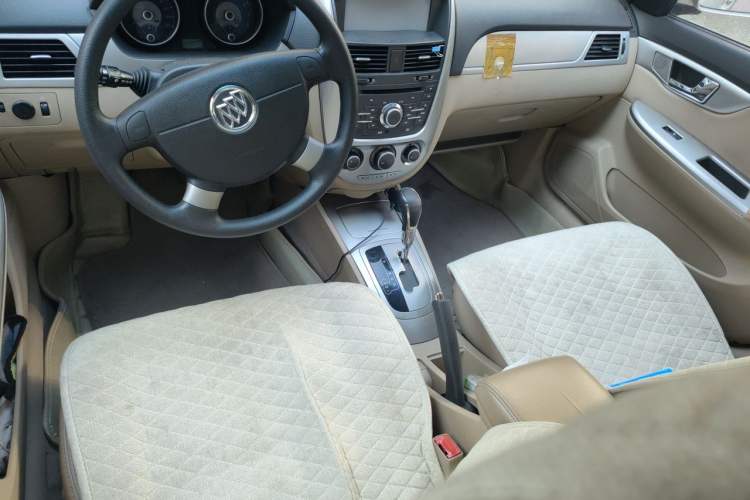 Used Buick Excelle 2013 1.5L Automatic Classic Model Center Console