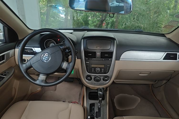 Used Buick Excelle 2013 1.5L Automatic Classic Model Center Console
