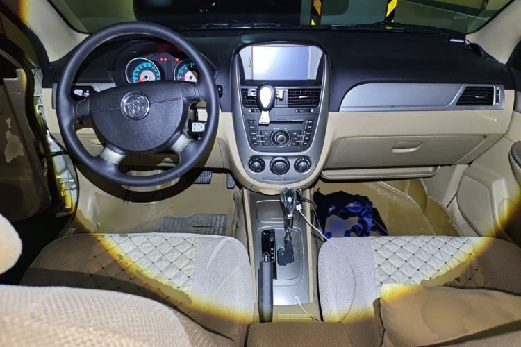 Used Buick Excelle 2013 1.5L Automatic Classic Model Center Console