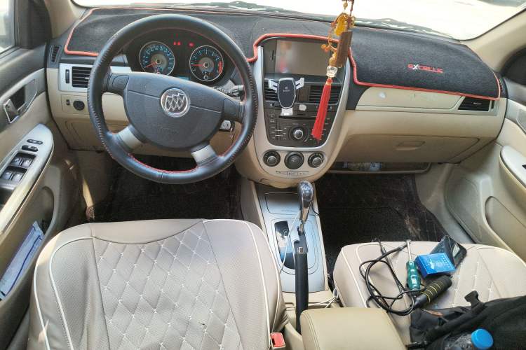 Used Buick Excelle 2013 1.5L Automatic Classic Model Center Console