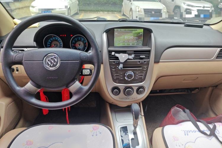 Used Buick Excelle 2013 1.5L Automatic Classic Model Center Console