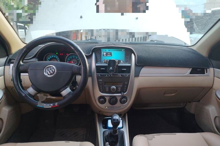 Used Buick Excelle 2013 1.5L Manual Classic Model Center Console