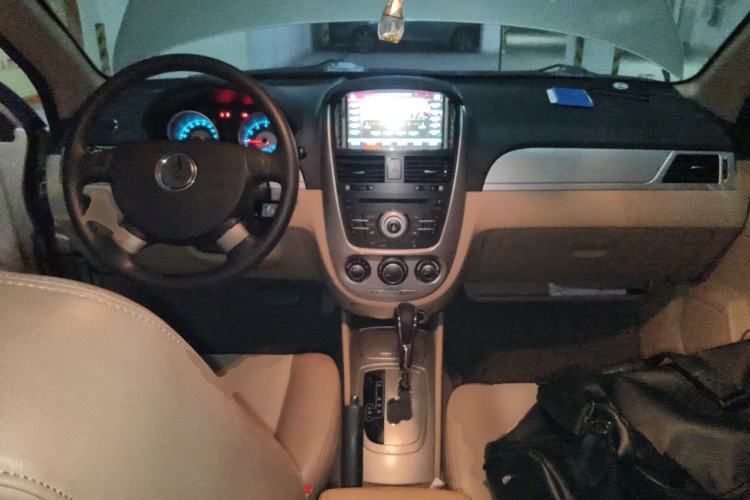 Used Buick Excelle 2013 1.5L Automatic Classic Model Center Console