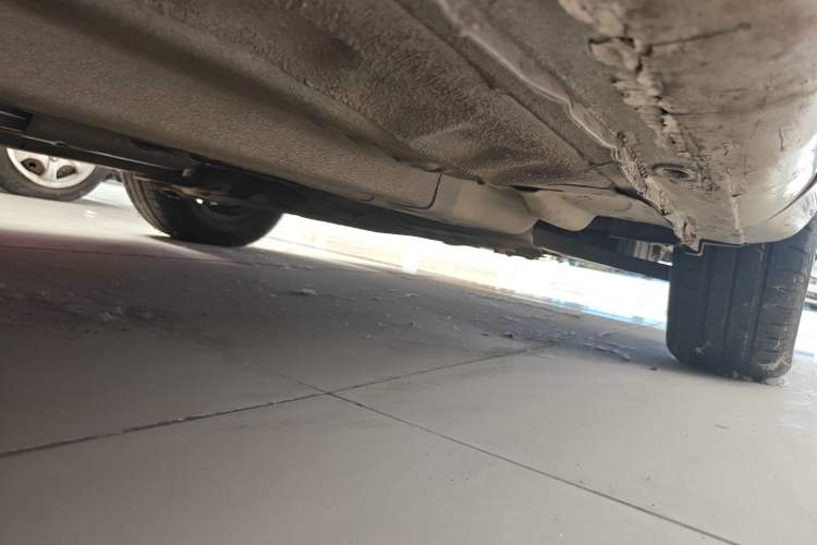 Used Buick Excelle 2013 1.5L Manual Classic Model Chassis Front Right