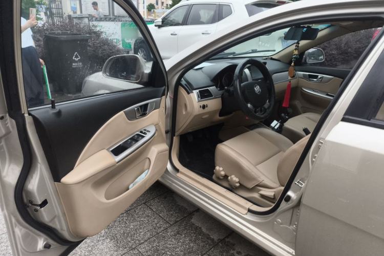 Used Buick Excelle 2013 1.5L Manual Classic Model Driver Seat