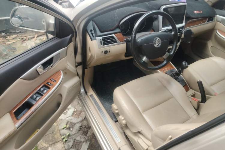 Used Buick Excelle 2013 1.5L Manual Luxury Model Driver Seat