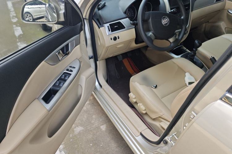 Used Buick Excelle 2013 1.5L Manual Classic Model Driver Seat