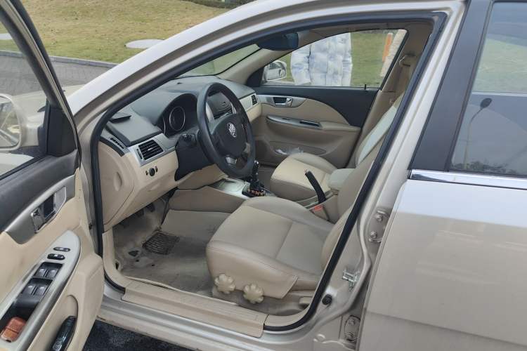 Used Buick Excelle 2013 1.5L Manual Classic Model Driver Seat