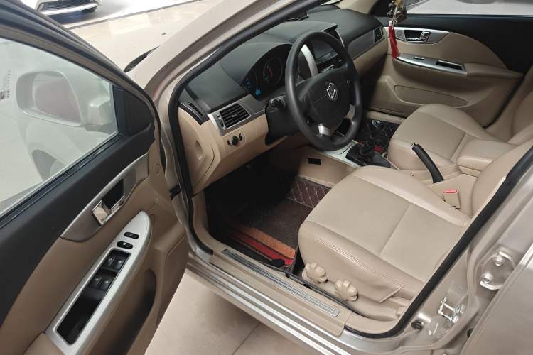 Used Buick Excelle 2013 1.5L Manual Classic Model Driver Seat