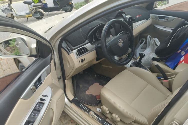 Used Buick Excelle 2013 1.5L Manual Classic Model Driver Seat