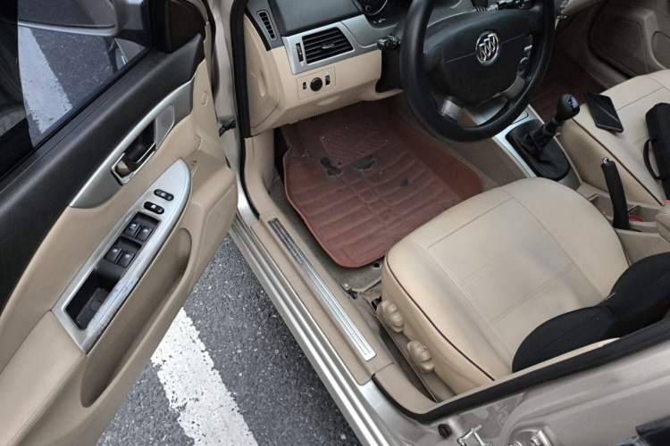 Used Buick Excelle 2013 1.5L Manual Classic Model Driver Seat
