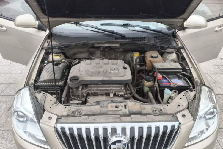Used Buick Excelle 2013 1.5L Manual Classic Model Engine Bay