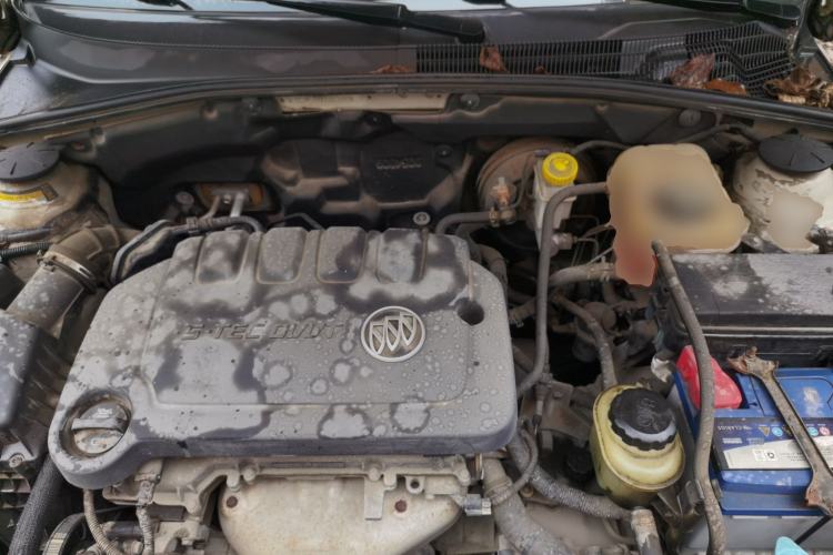 Used Buick Excelle 2013 1.5L Automatic Luxury Model Engine Bay