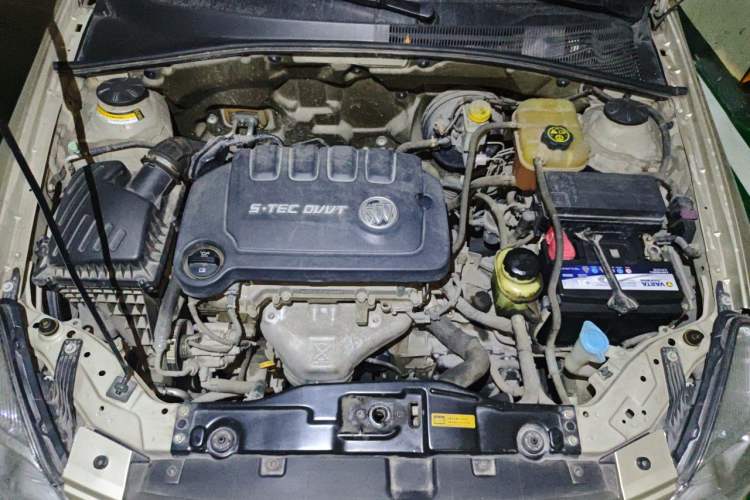 Used Buick Excelle 2013 1.5L Automatic Classic Model Engine Bay