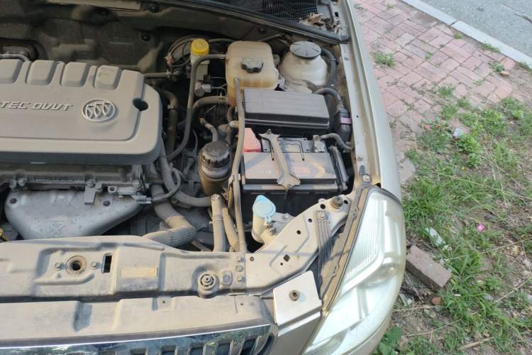 Used Buick Excelle 2013 1.5L Automatic Classic Model Engine Bay Left