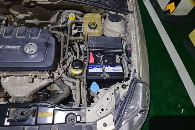 Used Buick Excelle 2013 1.5L Automatic Classic Model Engine Bay Left