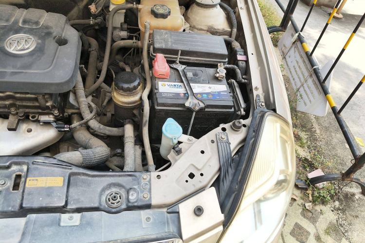 Used Buick Excelle 2013 1.5L Automatic Classic Model Engine Bay Left