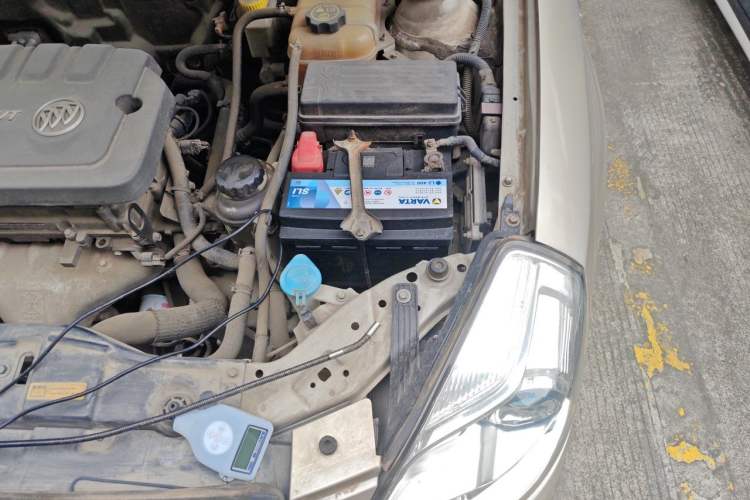 Used Buick Excelle 2013 1.5L Automatic Classic Model Engine Bay Left
