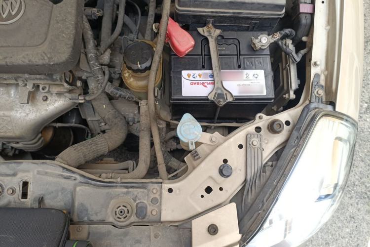 Used Buick Excelle 2013 1.5L Automatic Classic Model Engine Bay Left