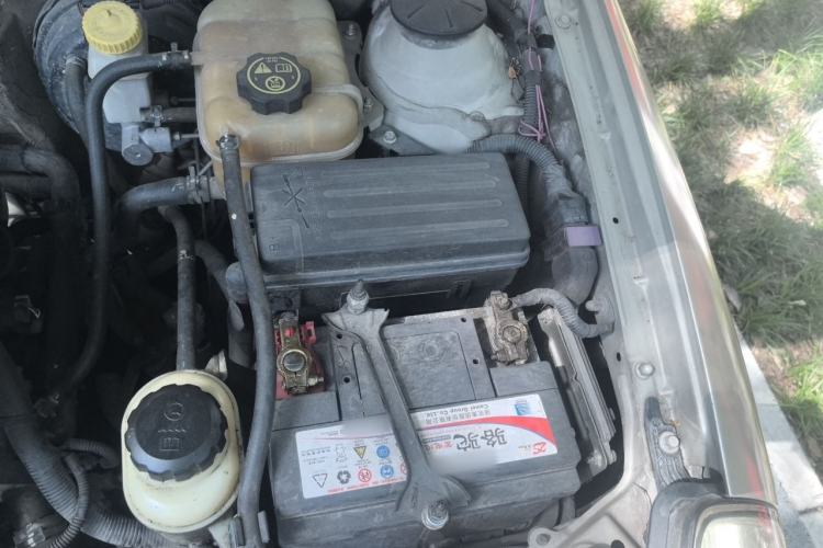 Used Buick Excelle 2013 1.5L Manual Classic Model Engine Bay Left
