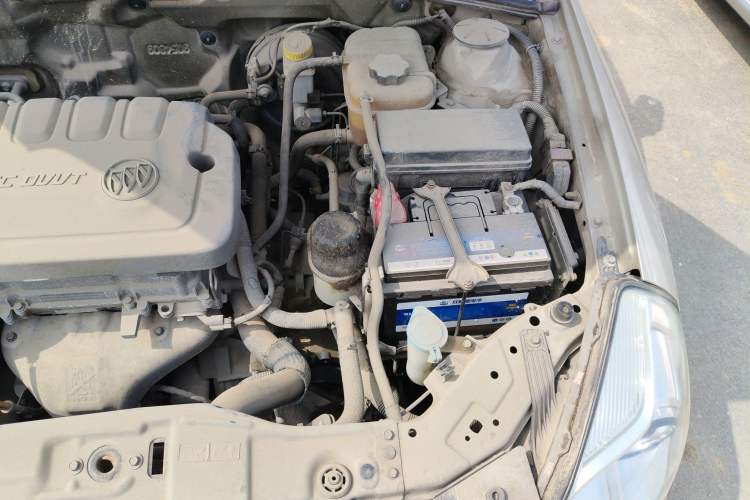 Used Buick Excelle 2013 1.5L Automatic Classic Model Engine Bay Left