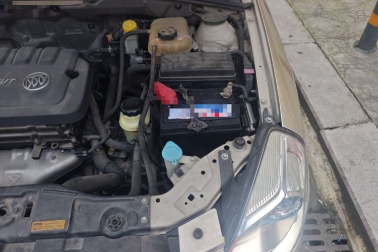 Used Buick Excelle 2013 1.5L Automatic Luxury Model Engine Bay Left