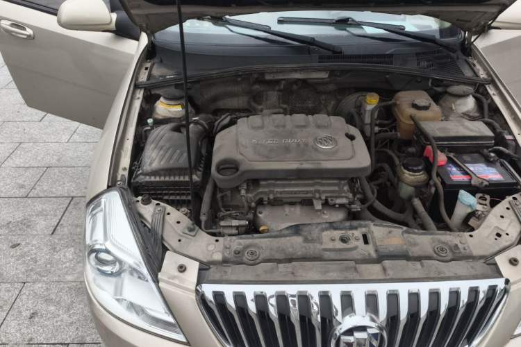 Used Buick Excelle 2013 1.5L Manual Classic Model Engine Bay Right