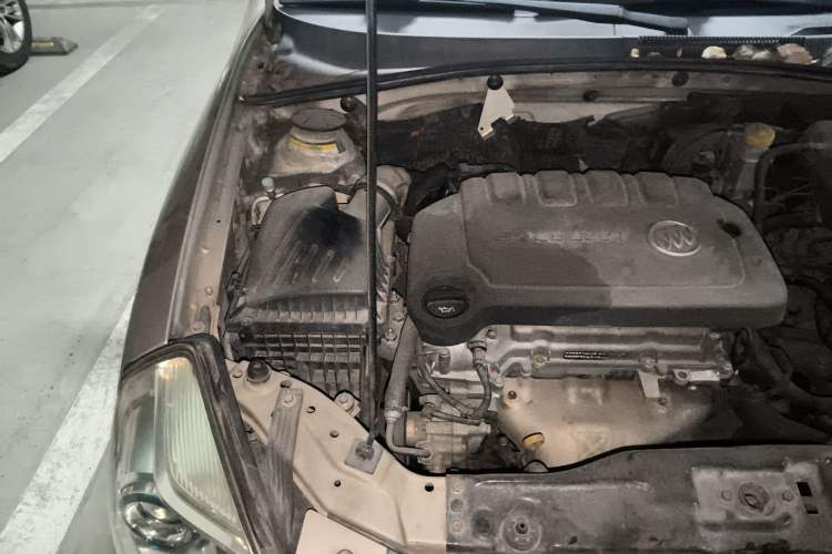 Used Buick Excelle 2013 1.5L Automatic Classic Model Engine Bay Right