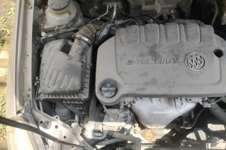 Used Buick Excelle 2013 1.5L Manual Luxury Model Engine Bay Right
