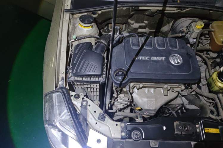 Used Buick Excelle 2013 1.5L Automatic Classic Model Engine Bay Right