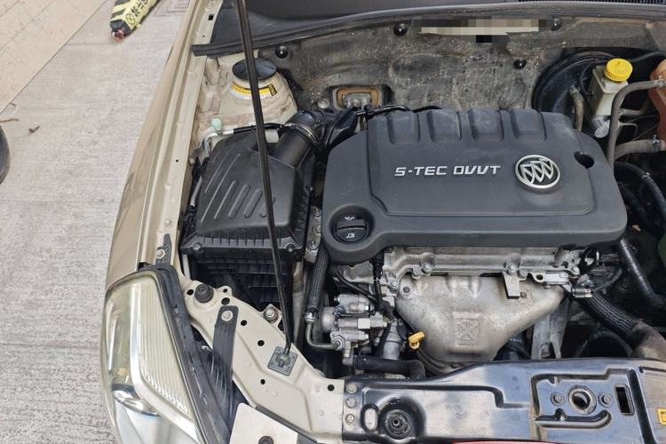 Used Buick Excelle 2013 1.5L Manual Classic Model Engine Bay Right