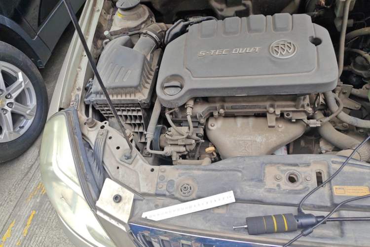 Used Buick Excelle 2013 1.5L Automatic Classic Model Engine Bay Right