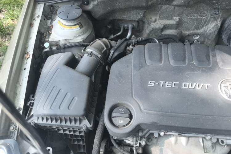 Used Buick Excelle 2013 1.5L Manual Classic Model Engine Bay Right