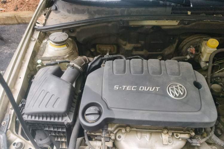 Used Buick Excelle 2013 1.5L Automatic Classic Model Engine Bay Right