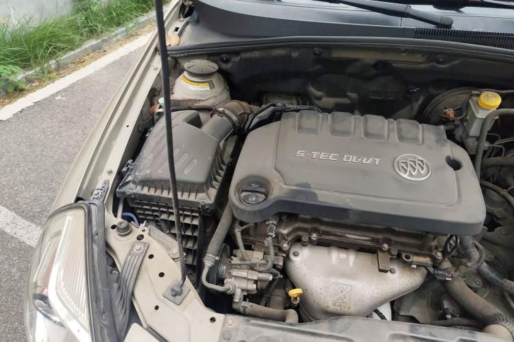 Used Buick Excelle 2013 1.5L Automatic Luxury Model Engine Bay Right
