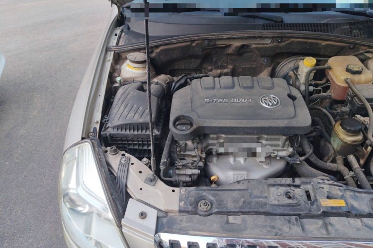 Used Buick Excelle 2013 1.5L Manual Classic Model Engine Bay Right