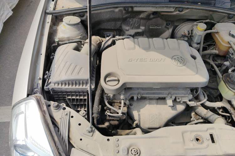 Used Buick Excelle 2013 1.5L Automatic Classic Model Engine Bay Right