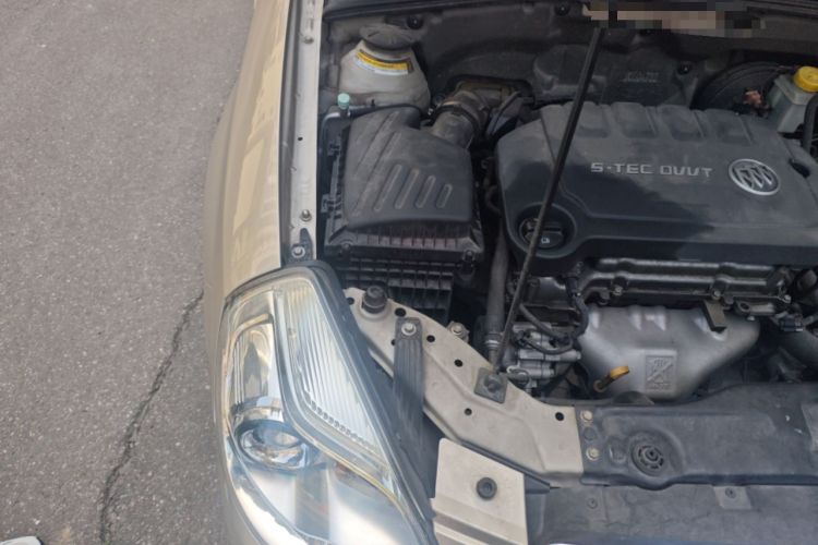 Used Buick Excelle 2013 1.5L Automatic Luxury Model Engine Bay Right
