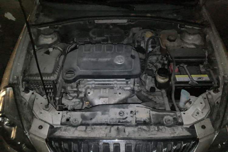 Used Buick Excelle 2013 1.5L Automatic Luxury Model Engine Bay