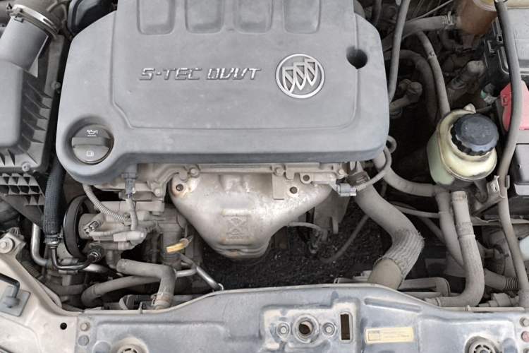 Used Buick Excelle 2013 1.5L Manual Classic Model Engine Bay