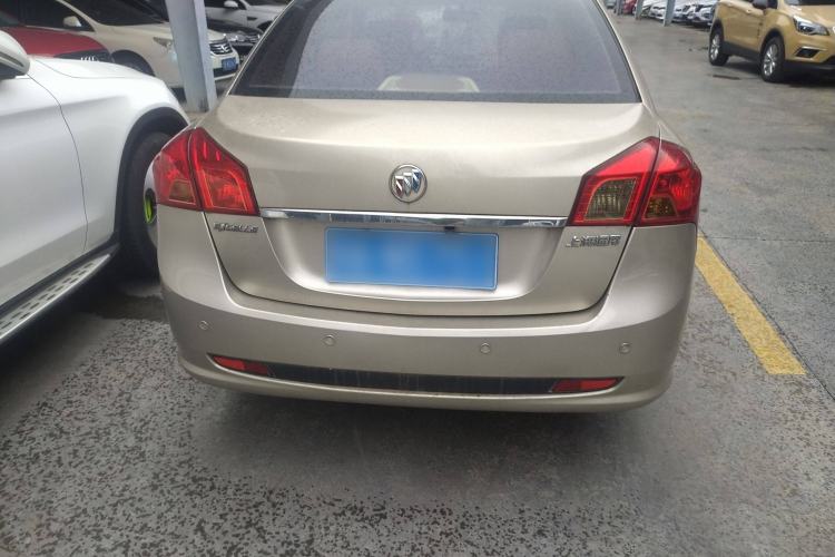 Used Buick Excelle 2013 1.5L Manual Luxury Model Exterior 4