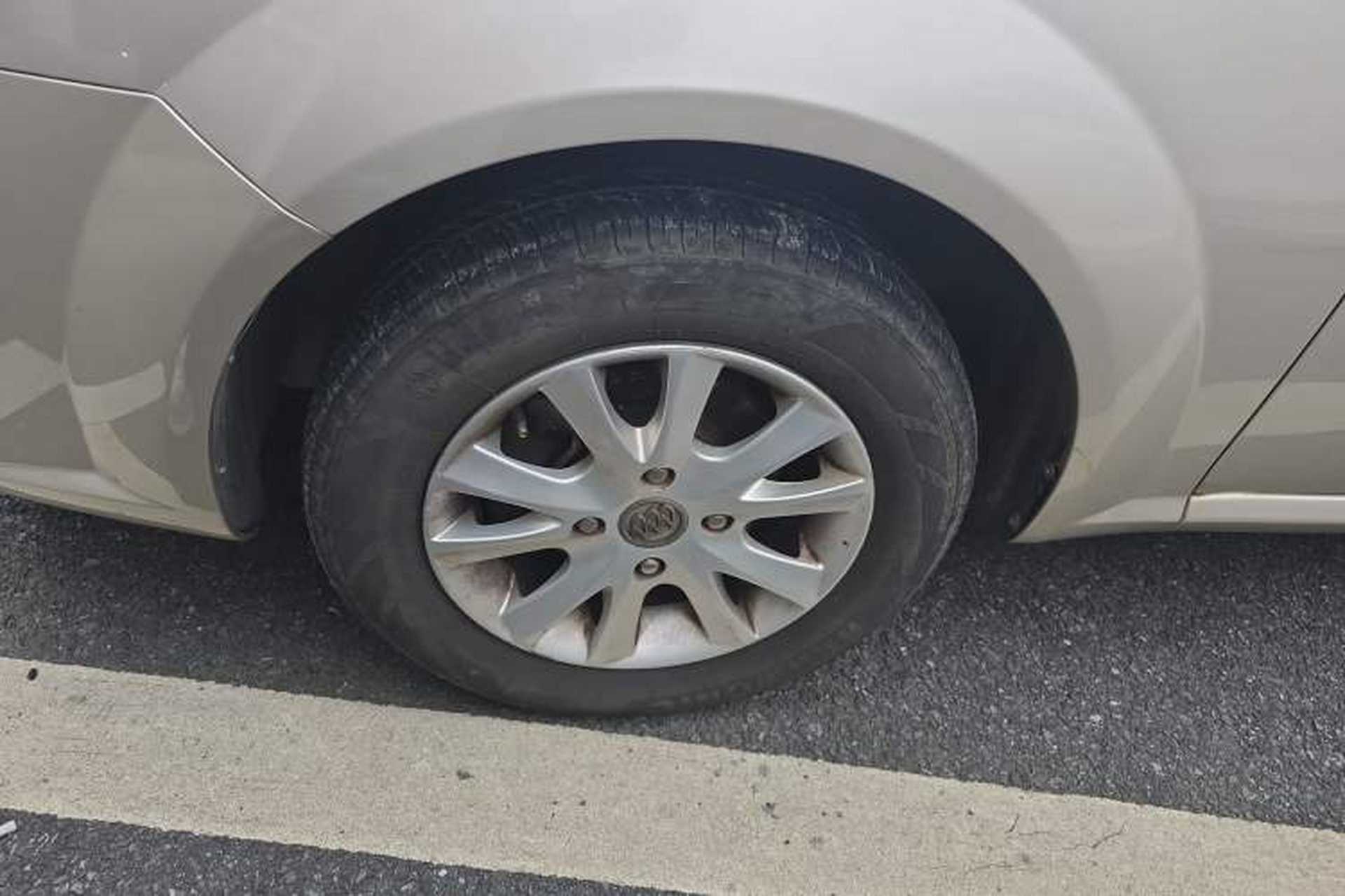 Used Buick Excelle 2013 1.5L Automatic Classic Model Exterior 4