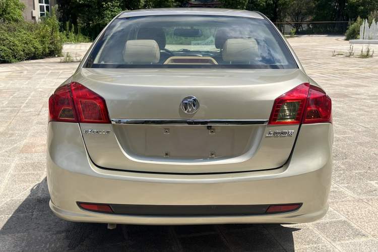 Used Buick Excelle 2013 1.5L Automatic Classic Model Exterior 4