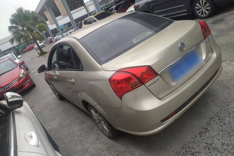 Used Buick Excelle 2013 1.5L Manual Luxury Model Exterior 5