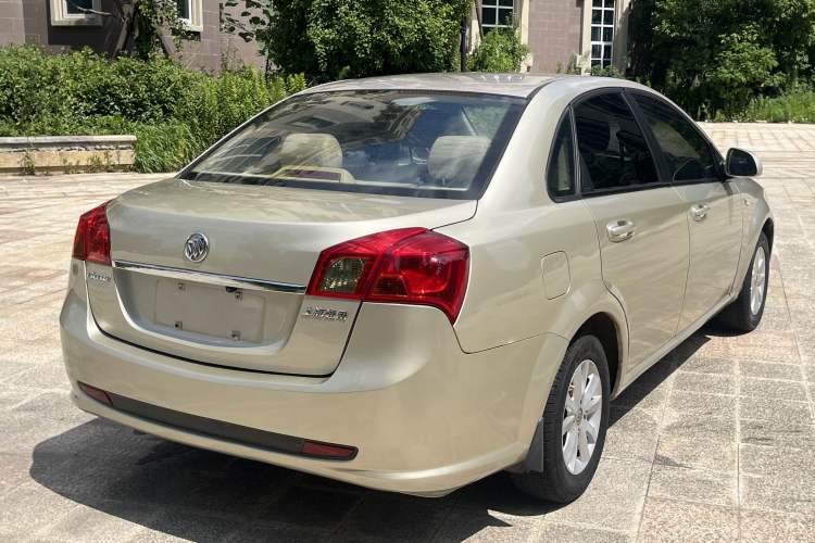 Used Buick Excelle 2013 1.5L Automatic Classic Model Exterior 5